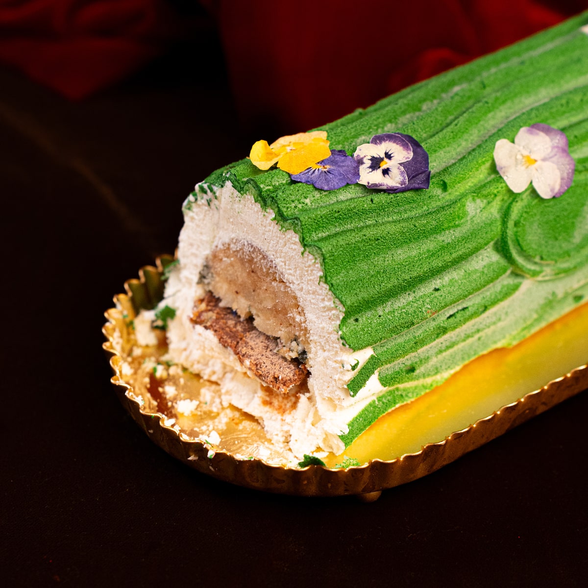 interieur-petite-fleur-dans-la-prairie-buche-3-min